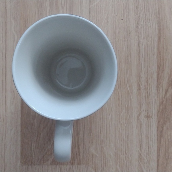 222 Fifth Adelaide Black & White Floral & Bird Toilet  Latte 16 Oz. Mug NWOT - Picture 3 of 4